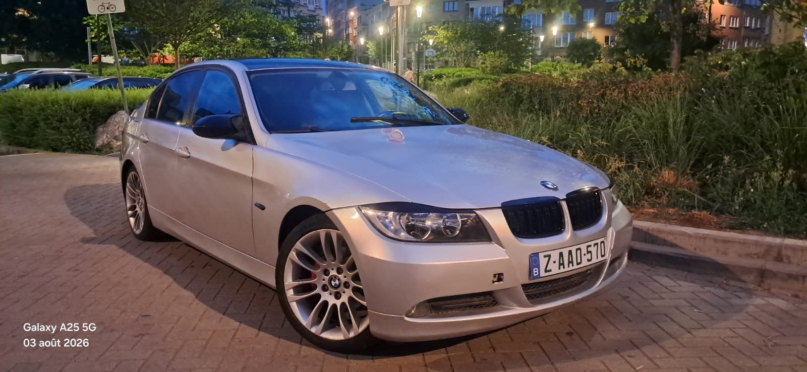 Bmw 320i essence 2005 échange possible 186000km, Entreprise, Essence, Achat