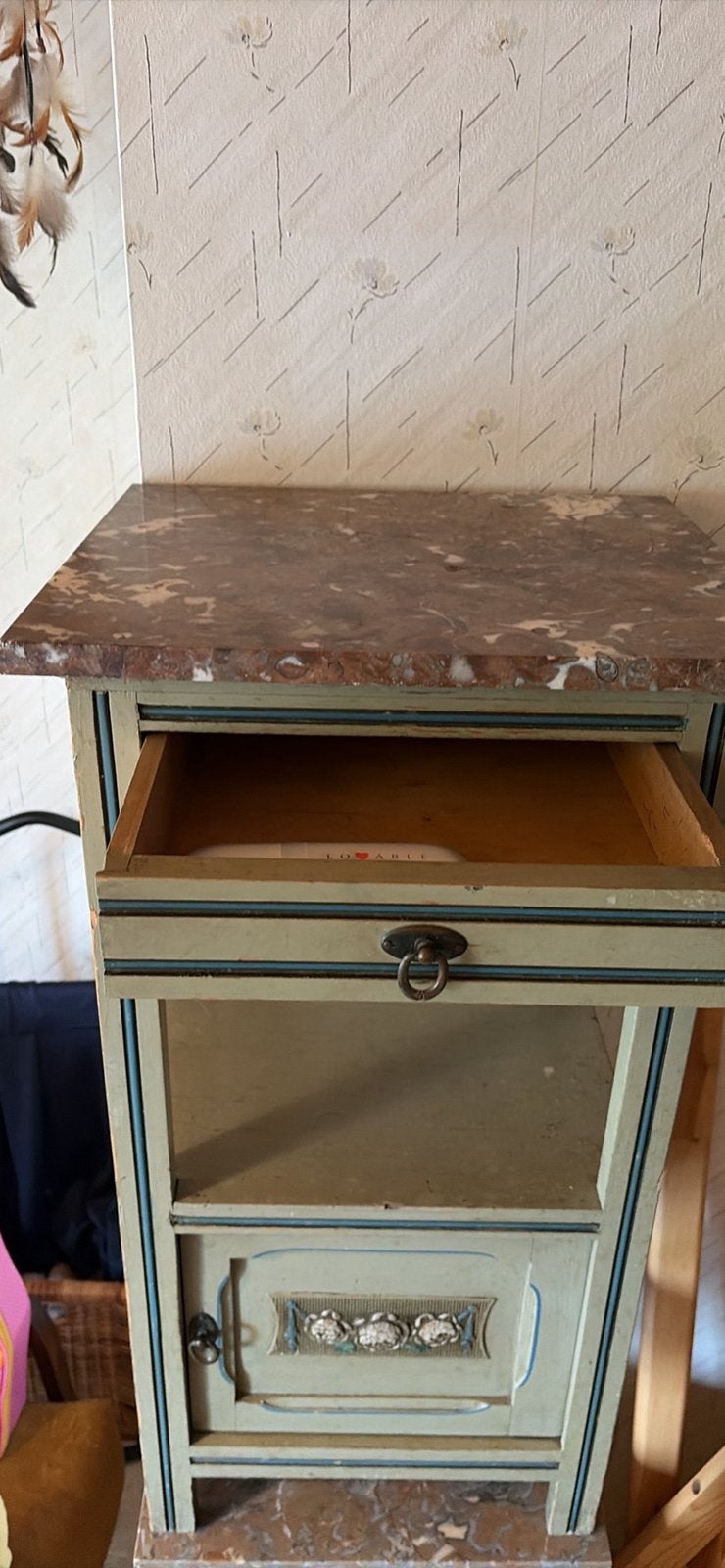 Houten nachtkastje met marmer  blad, Huis en Inrichting, Ophalen, Gebruikt