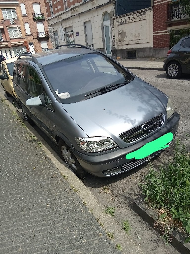 auto opel zafira, Auto's, Voorwielaandrijving, 4 deurs, Zwart, 7 zetels