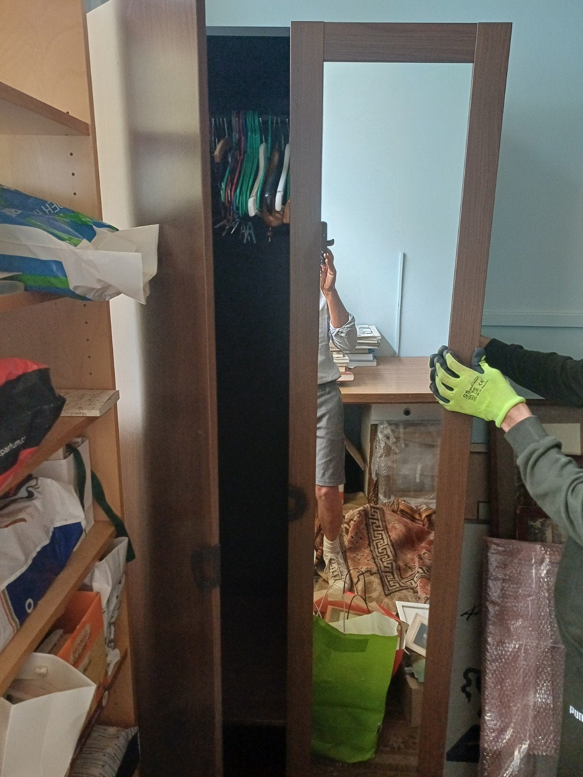 Armoire penderie, Enlèvement