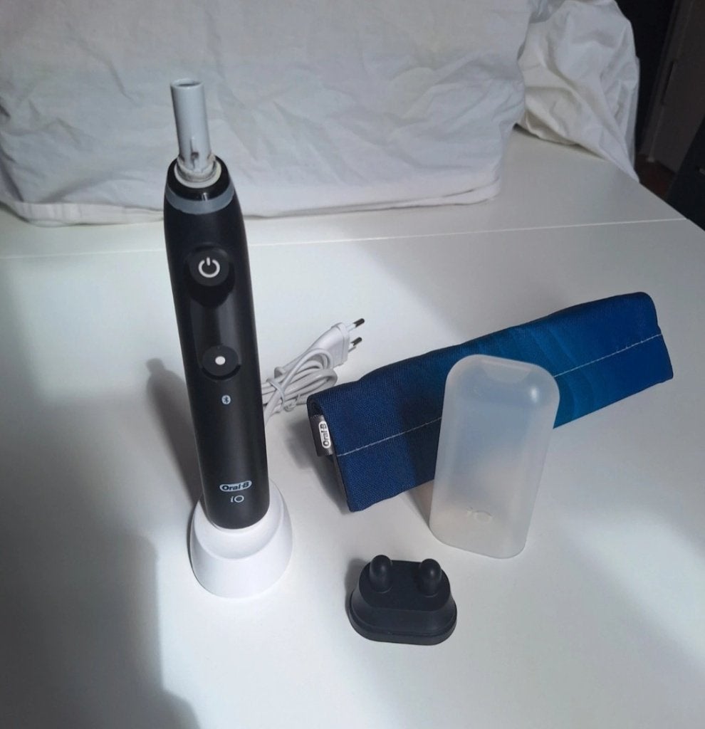 Oral-B io 6 Smile electric toothbrush, Enlèvement ou Envoi, Utilisé, Hygiène bucco-dentaire