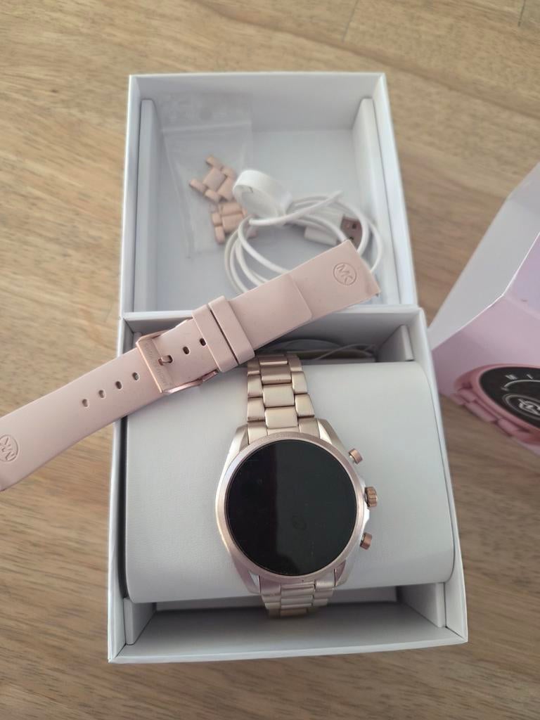 Michael Kors smartwatch rosé goud + extra bandje, Handtassen en Accessoires, Smartwatches, Ophalen