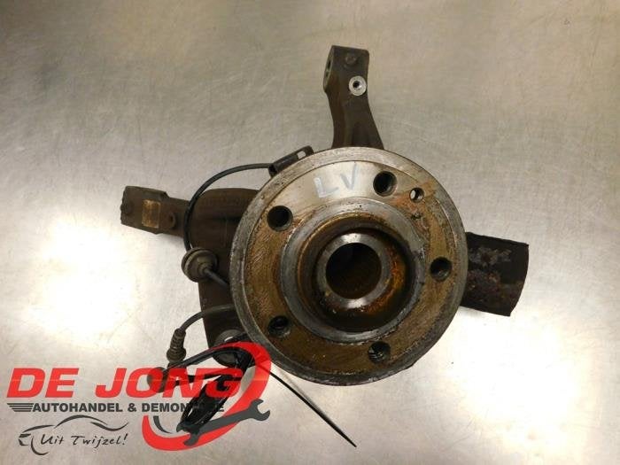 Fusee links-voor van een Mercedes Vito, Gebruikt, -, Ophalen of Verzenden, -