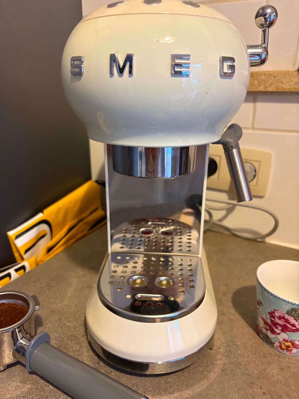 Smeg handmatige koffiezet kleur beige, 1 kopje, Ophalen, Zo goed als nieuw, Overige modellen