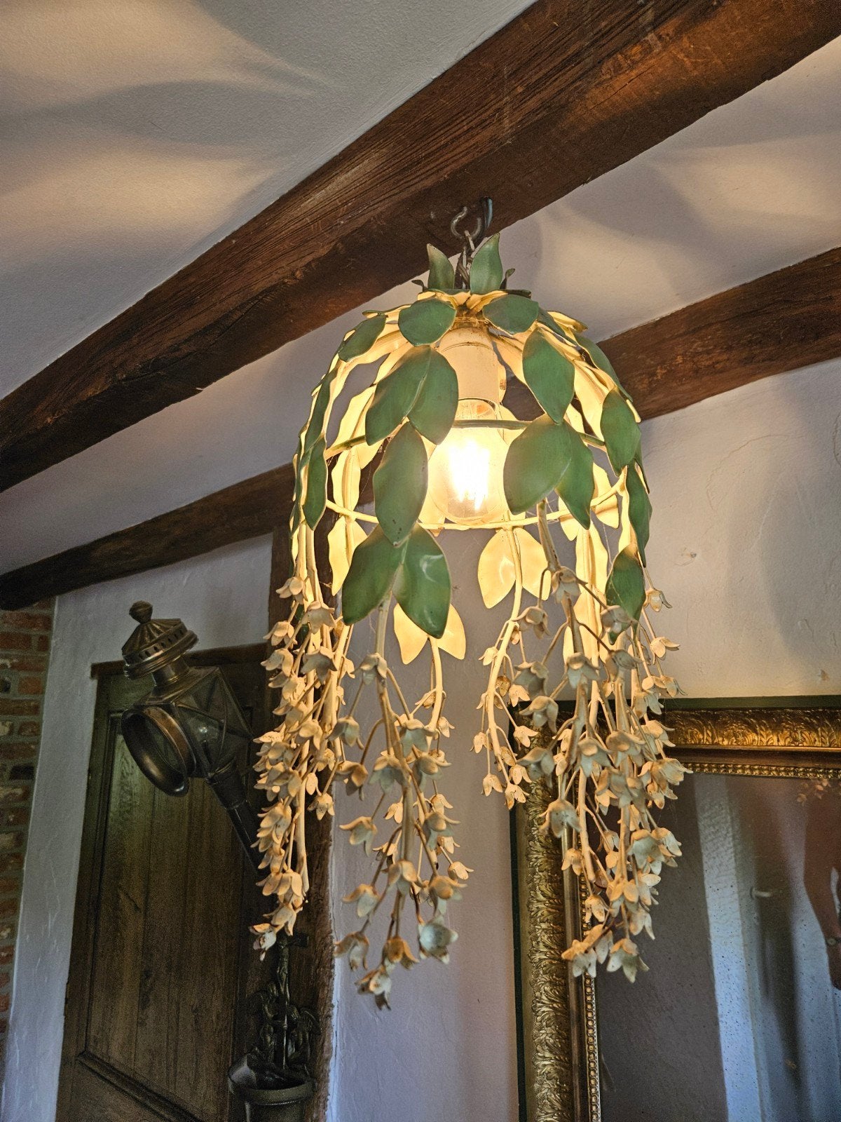 Lustre floral vintage, Enlèvement