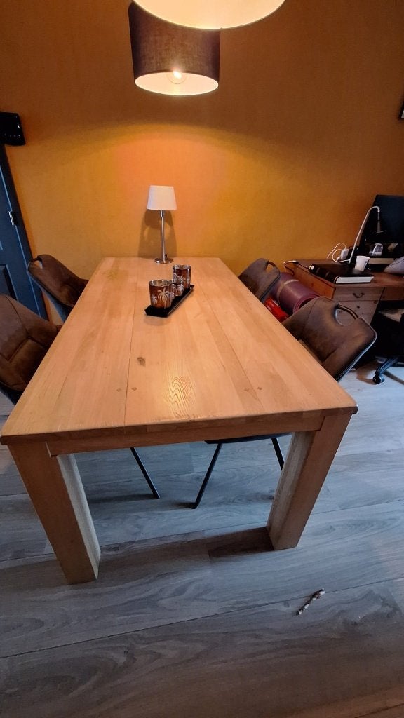 massief houten eettafel in lichte eikenkleur, Huis en Inrichting, Ophalen, Gebruikt, 50 tot 100 cm, Vijf personen of meer