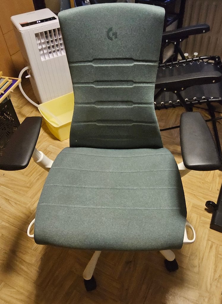 Fauteuil Herman Miller x Logitech G Embody, Maison & Meubles, Chaises de bureau, Comme neuf, Chaise de bureau, Gris, Ergonomique