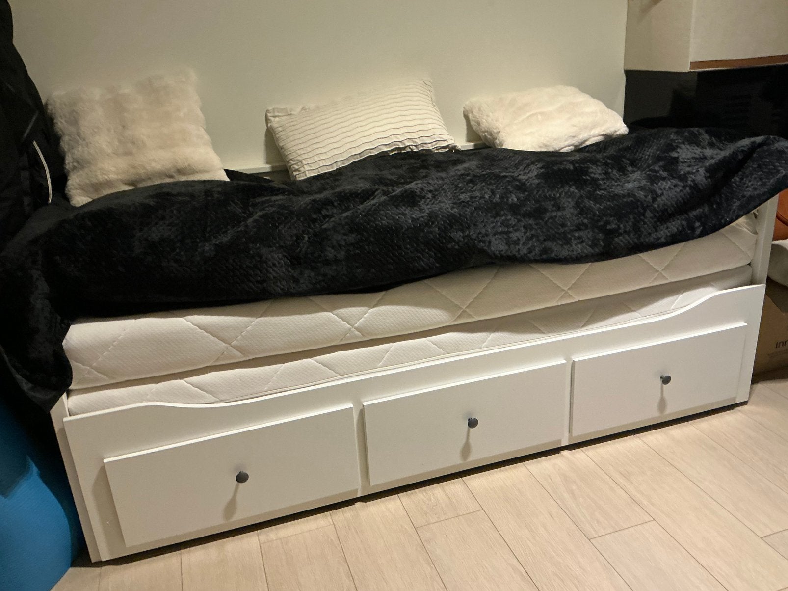Ikea uitschuifbaar bed nieuw, 230€ inclusief matrassen, Huis en Inrichting, Slaapkamer | Bedden, Ophalen, Zo goed als nieuw