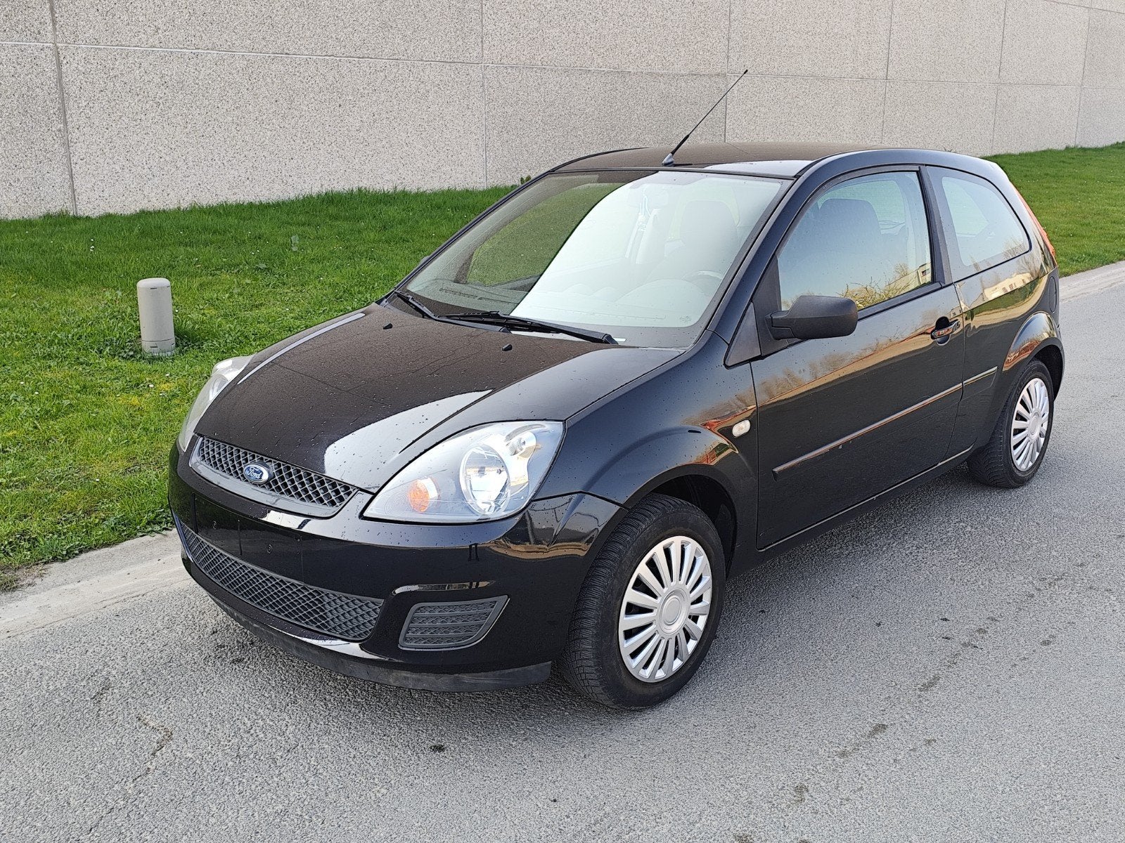 Ford Fiesta 1.3i, Autos, Ford, Entreprise, Achat, Fiësta, ABS, Airbags, Air conditionné, Ordinateur de bord, Verrouillage central