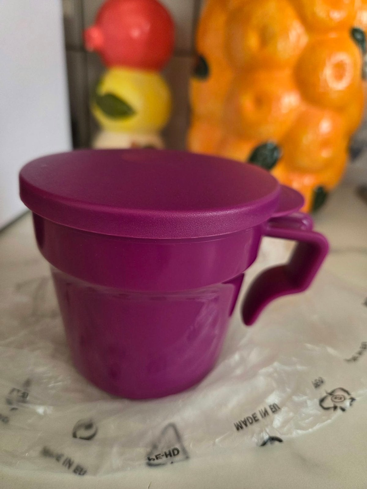 Mug ALOHA Tupperware, Enlèvement, Comme neuf, Violet, Avec couvercle