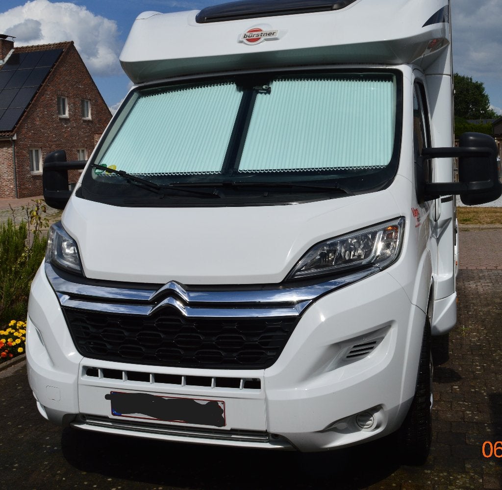 Kamper Burstner Lyseo, Caravans en Kamperen, Standaard zit, Ringverwarming, Luifel, 7 tot 8 meter