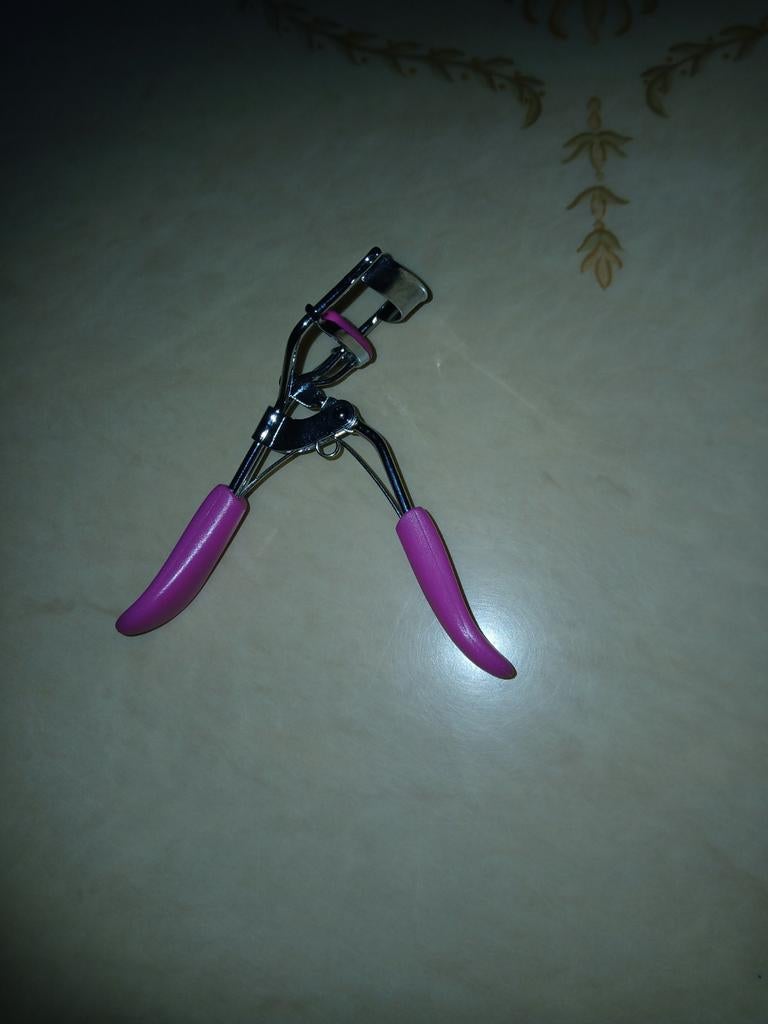 recourbe-cils de couleur rose, Enlèvement ou Envoi, Rose, Comme neuf, Accessoires