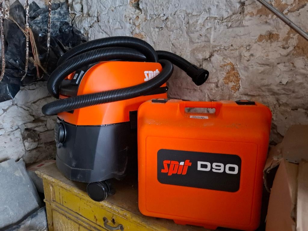 aspirateur + rainureuse, Enlèvement, Neuf, 700 à 1000 watts, Autres types