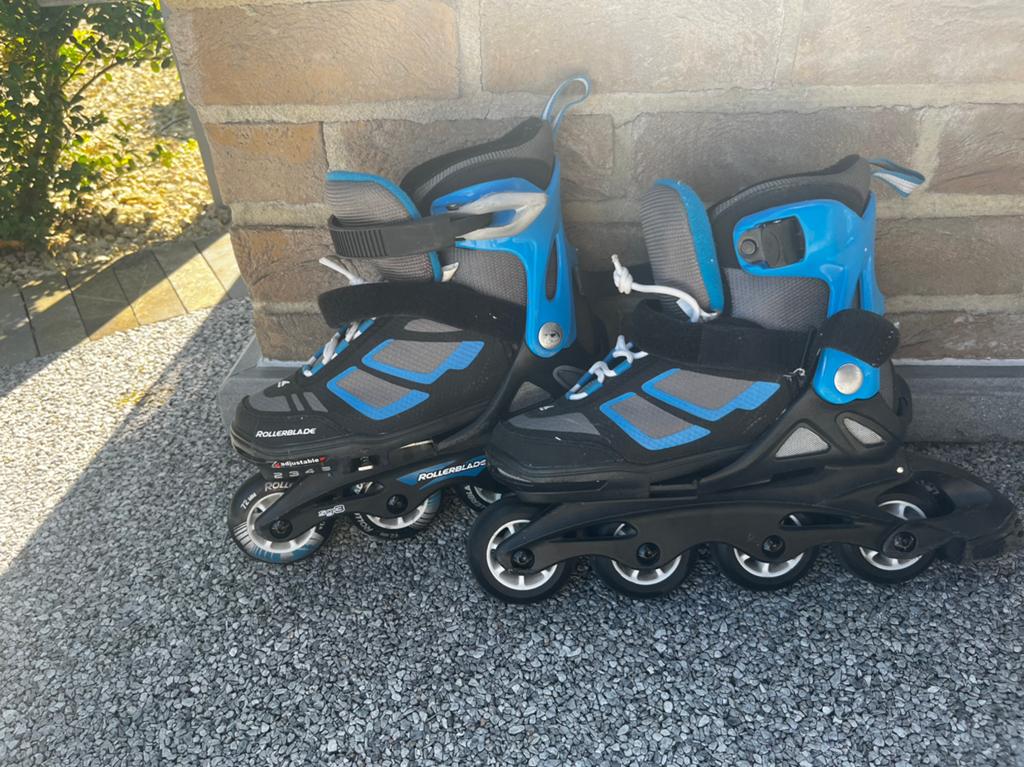 Rollerskates met knie/elleboog/ handbescherming, Ophalen, Verstelbaar, Zo goed als nieuw