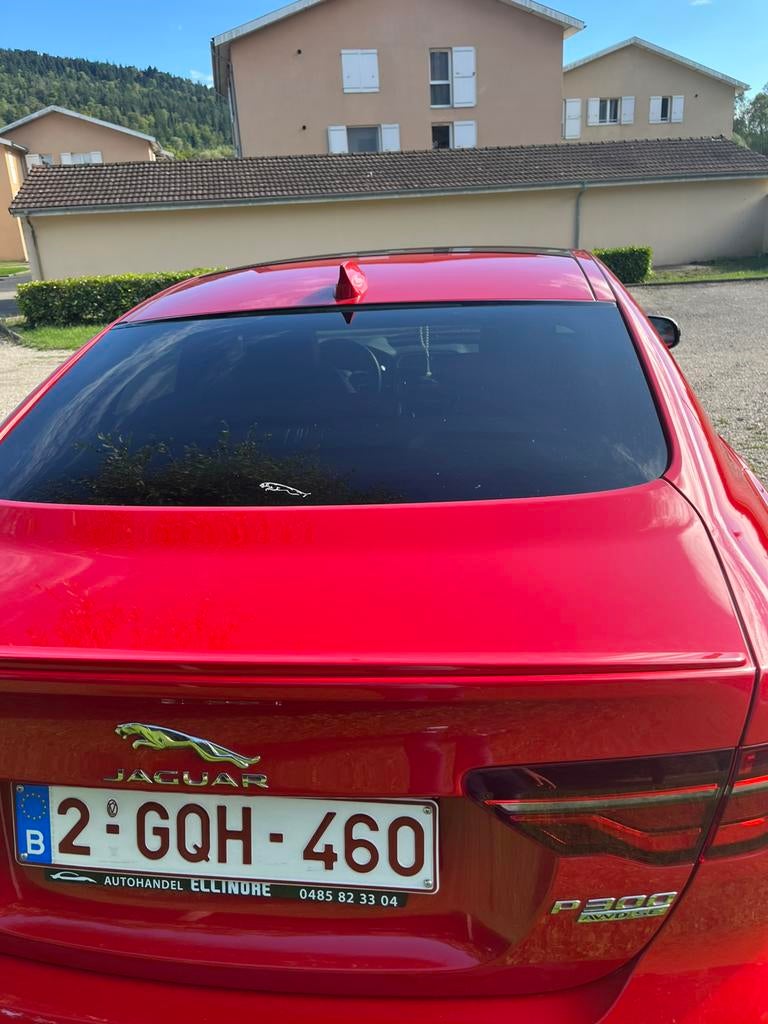 Jaguar xe p 300 AWD SE 2020 90000 km 3 de eigenaar, Auto's, Euro 6, Berline, Particulier, XE