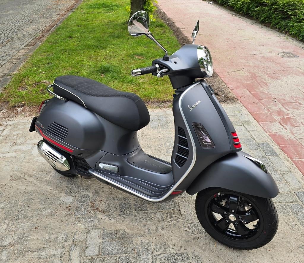Zeer recente Vespa GTS SuperSport 125cc Iget,, Motoren, Occasion, Super Sport, Particulier, 125 cc