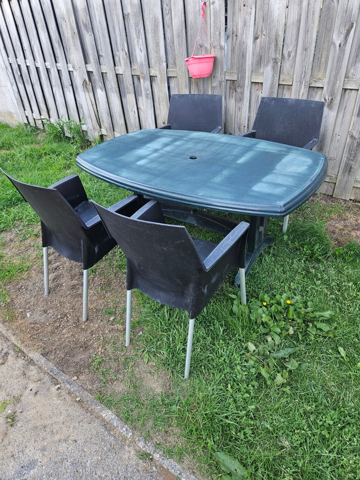 Set de jardin comprenant 1 table de jardin et 4 chaises de j, Enlèvement, Salons de jardin