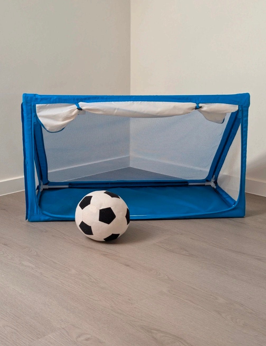 IKEA "Sportslig" voetbaldoel + "Sparka"zachte voetbal, Sport en Fitness, Voetbal, Ophalen