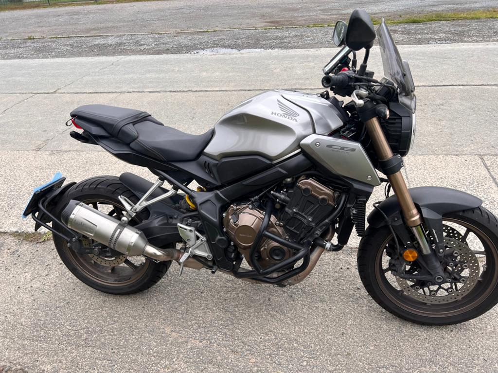 Honda CB650R Neo Sports Café, Entreprise, 4 cylindres