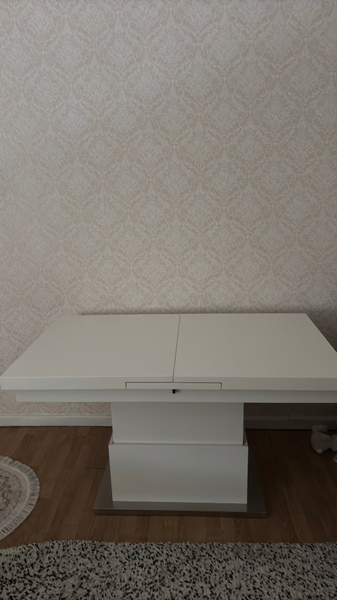 Table blanche deployable tres solide quartz/marbre?, Enlèvement