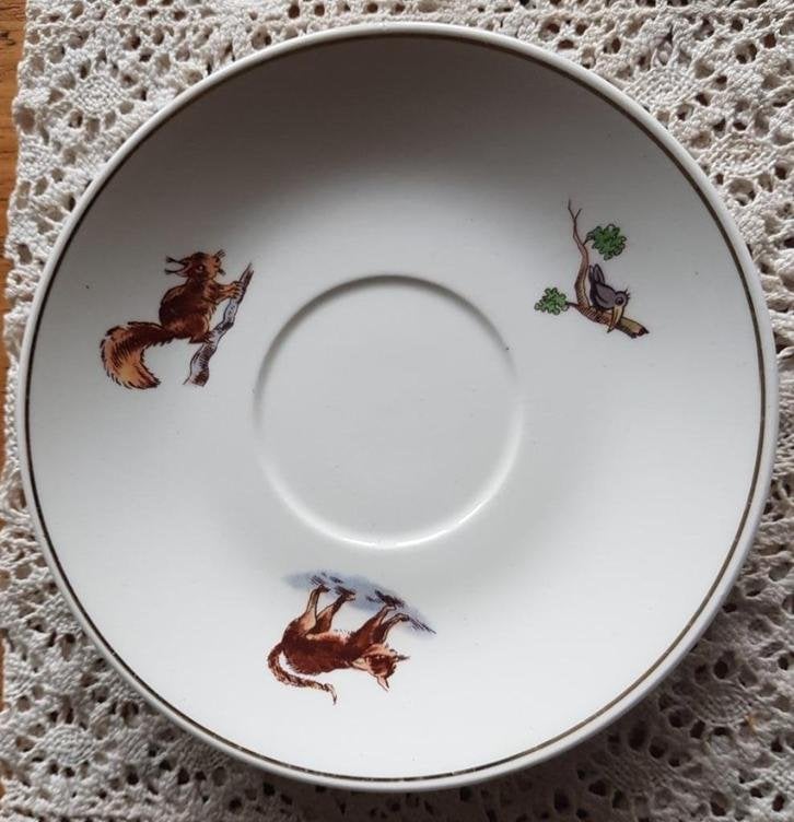 Oud Regout schoteltje, kinder servies, eekhoorn, kat, vogel, Maison & Meubles, Cuisine | Vaisselle, -, Poterie, Utilisé, Autres styles