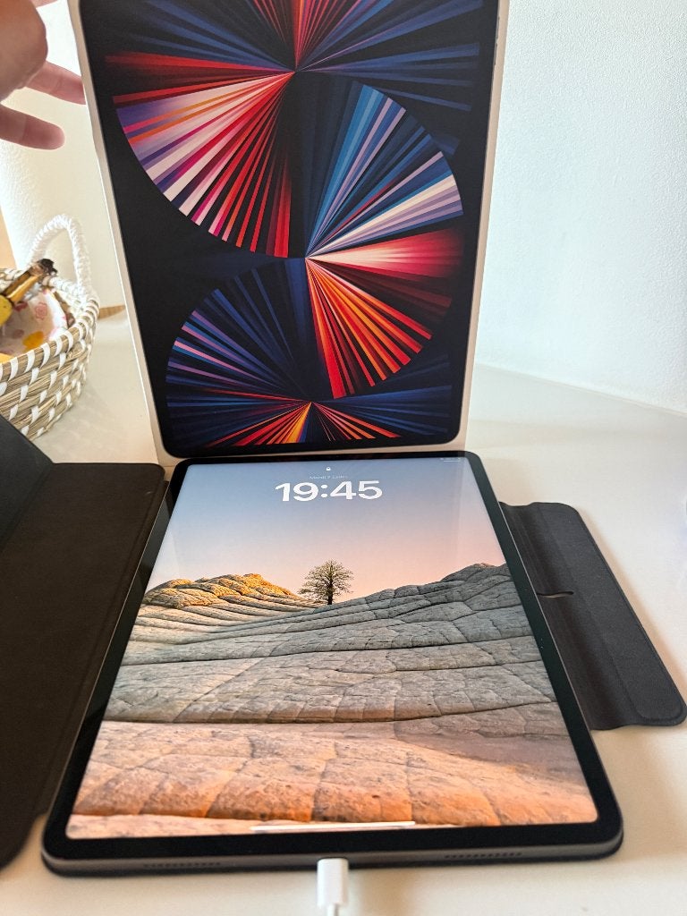 iPad Pro 12,9(5e génération – 2021) 128giga comme neuf, Gris, 12 pouces, Comme neuf, Enlèvement