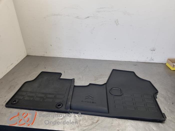 Kit tapis d'un Citroen Jumpy, -, 3 mois de garantie, Utilisé, -