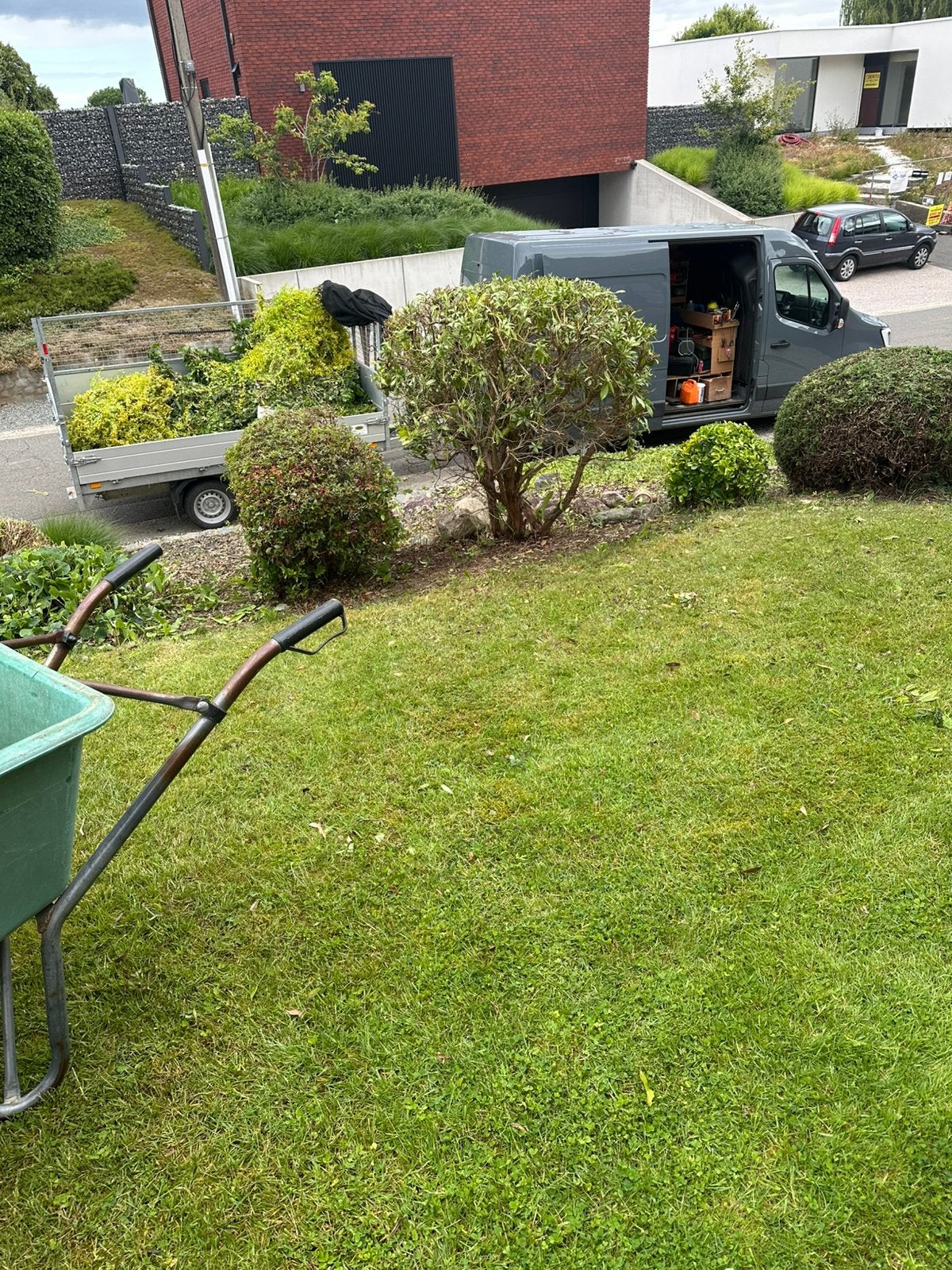 Tuinwerkzaamheden- tuinman- hovenier, Diensten en Vakmensen, Tuinmannen en Stratenmakers
