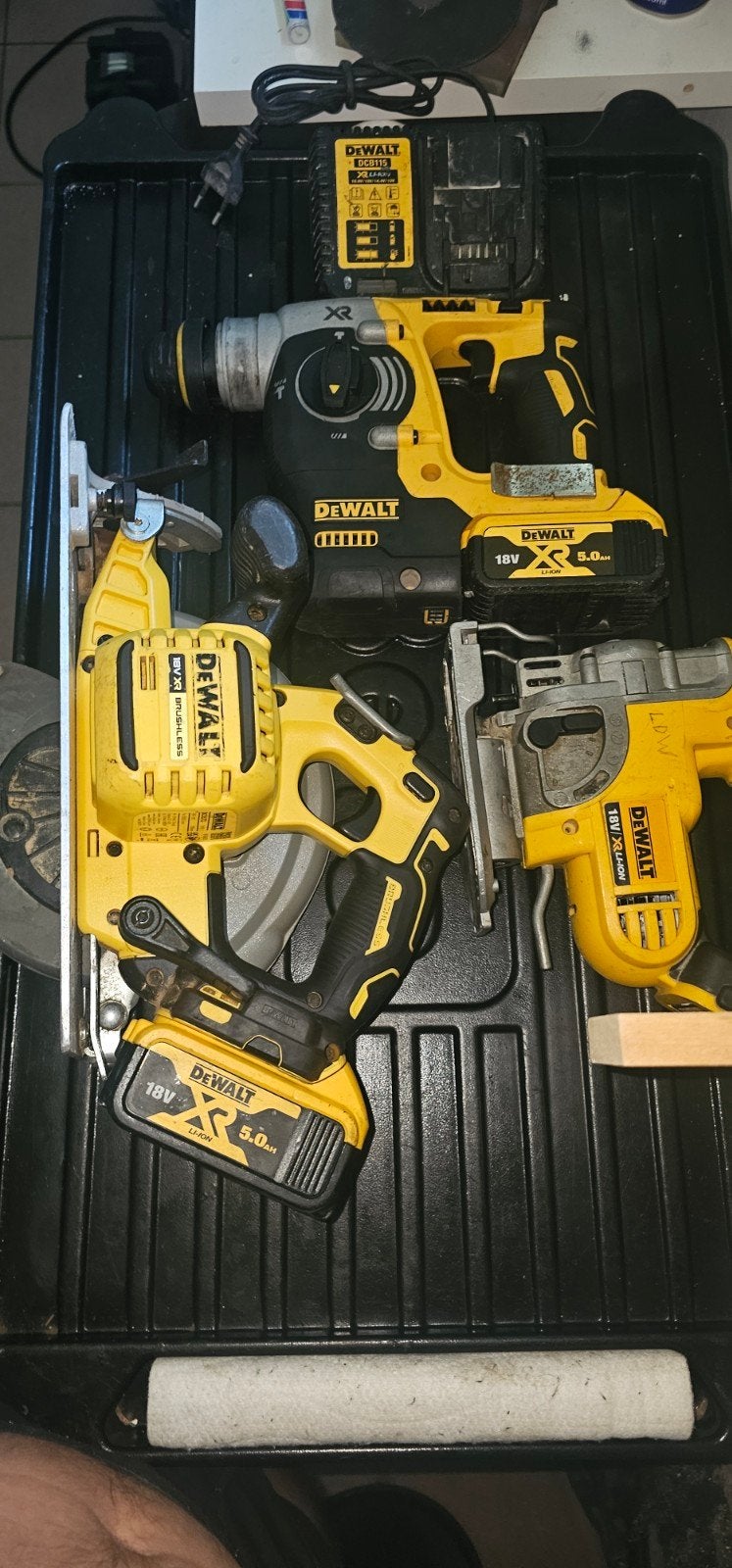 lot dewalt, De Walt, 1200 watts ou plus, 30 à 70 mm, Enlèvement