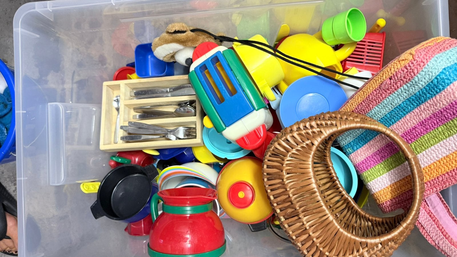 Bak speelgoed voor uren kook-, winkel- en picknickplezier!, Enlèvement, Comme neuf