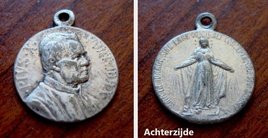 Pausenmedailletje met Pius X, Verzamelen, Religie, Ophalen of Verzenden, Gebruikt, Overige typen, Christendom | Katholiek