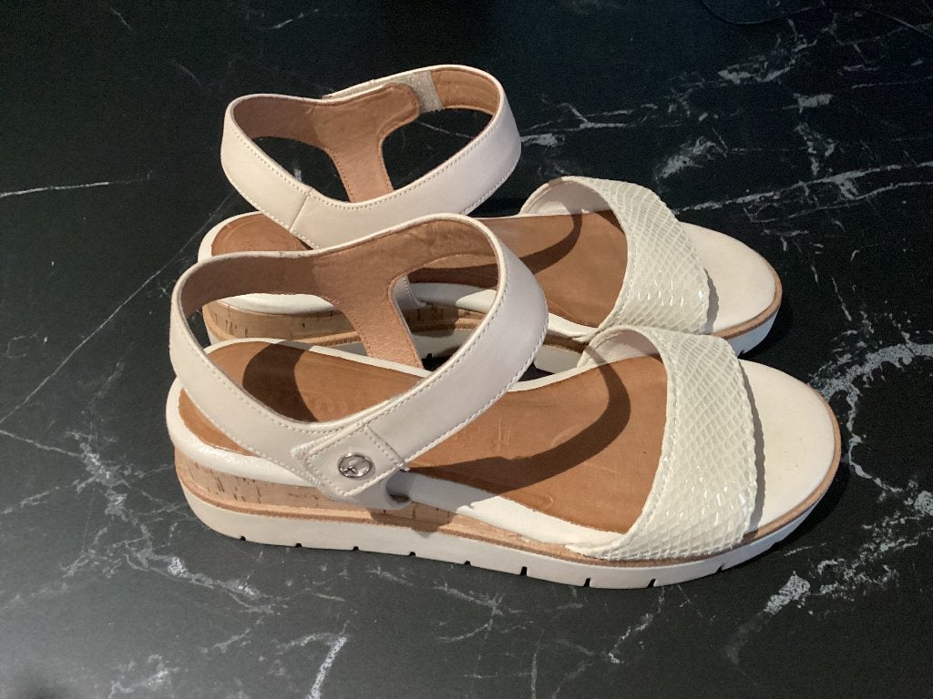 Sandales Tamaris 38, Tamaris, Enlèvement ou Envoi, Beige, Comme neuf