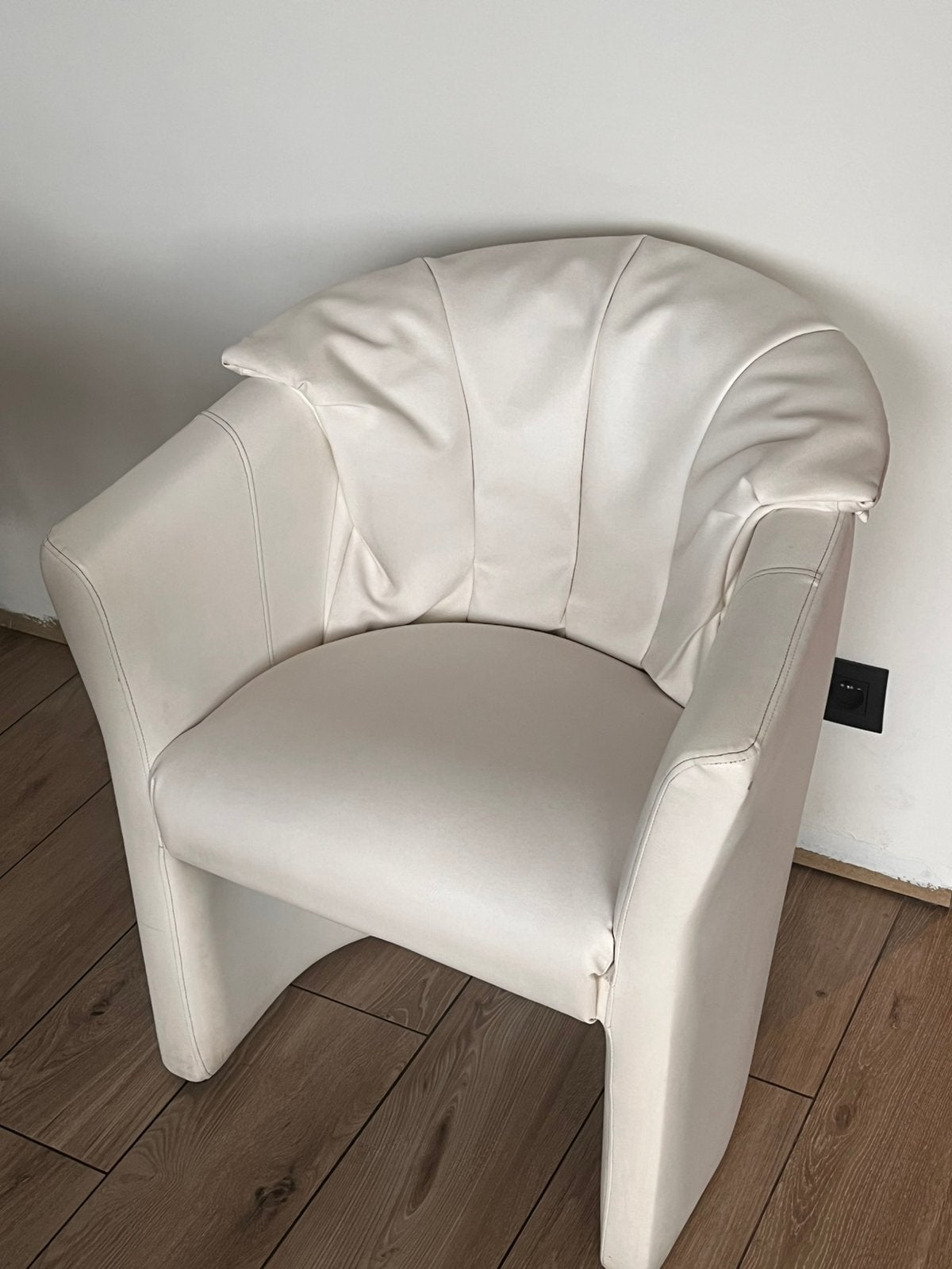 2 fauteuils design en cuir blanc, Modern minimalistisch, Moins de 75 cm, Enlèvement, Utilisé