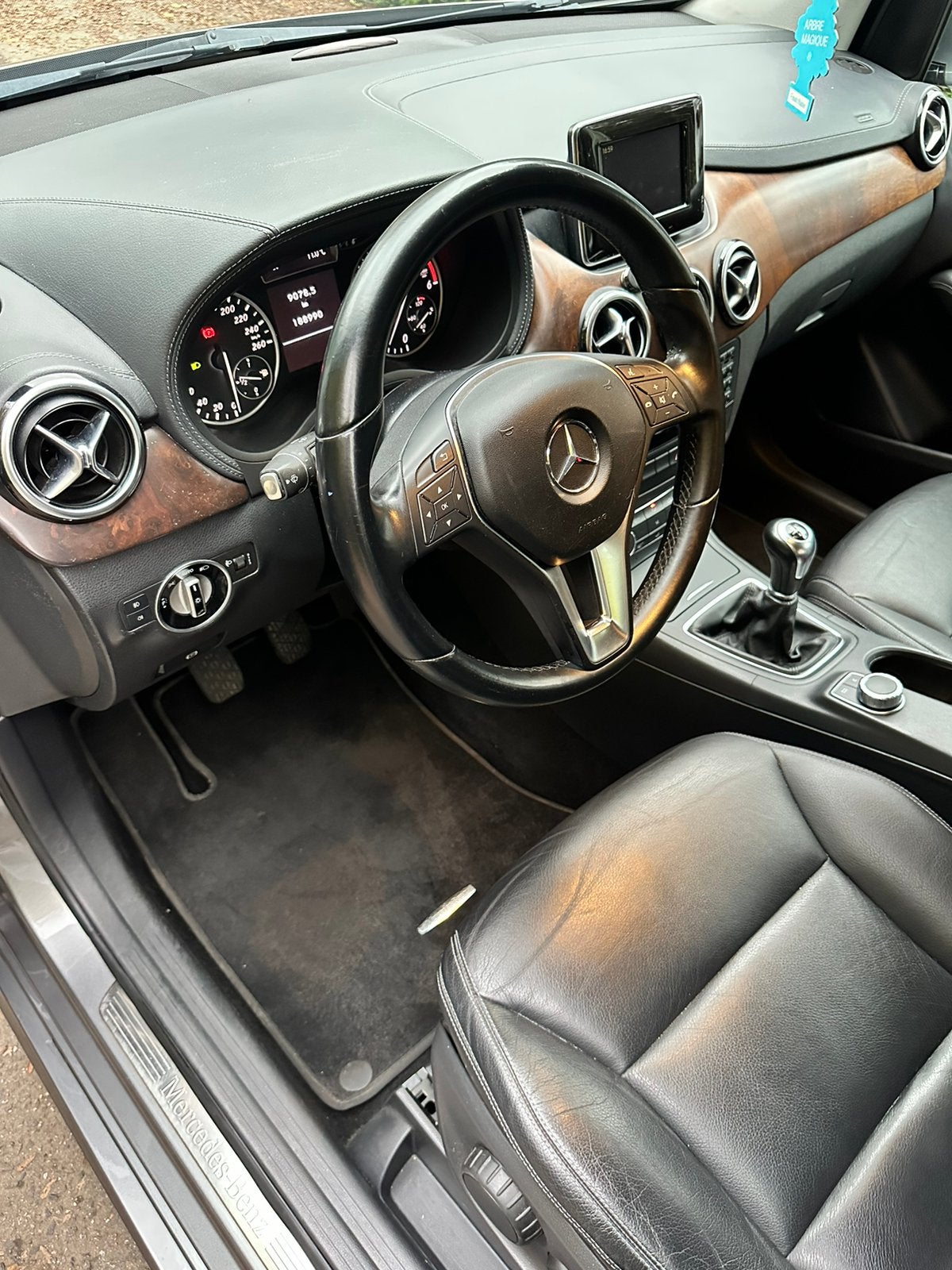 MERCEDES CLASSE B 180D, Autos, Mercedes-Benz, Cuir, Euro 5, Achat, Boîte manuelle
