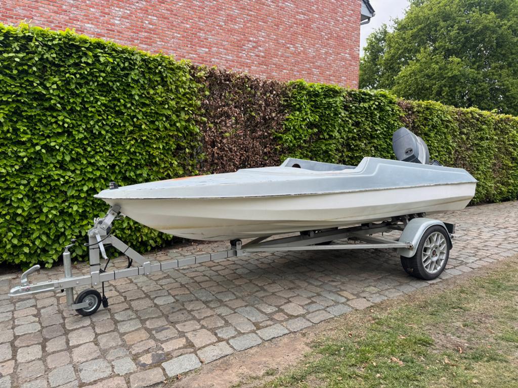 Speedboot voor opmaak met Yamaha 60pk powertrim + Boss audio, Watersport en Boten, Ophalen, Overige merken, Gebruikt, Met afstandsbediening