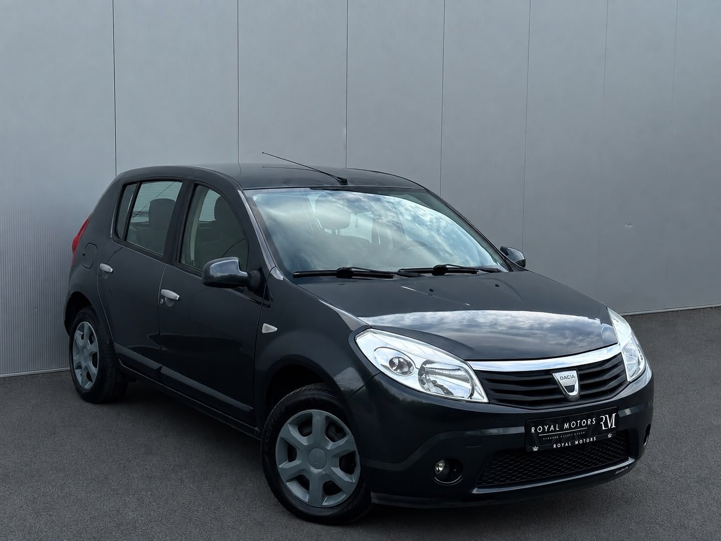 Dacia Sandero 1.2 Laureate 1Prop seulement 118.000 km GAR1AN, Autos, Entreprise, Noir, 5 portes, Electronic Stability Program (ESP)