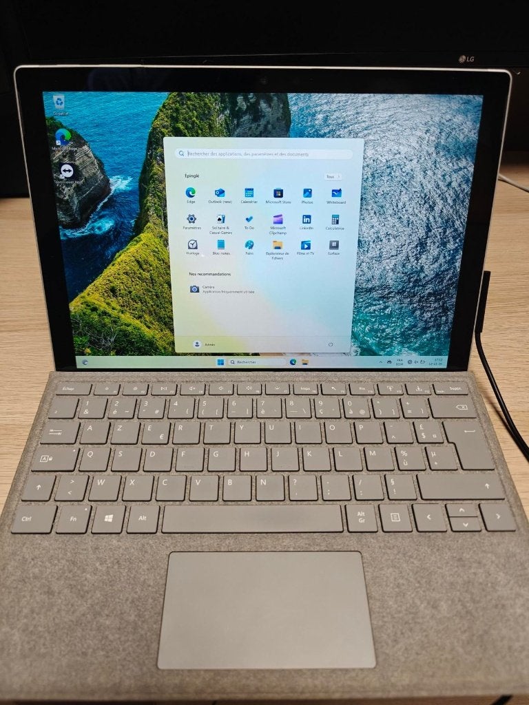 Surface Pro 7+ – Core i5 / 8 Go / 128 Go – Clavier inclus, Informatique & Logiciels, Ordinateurs portables Windows, Enlèvement
