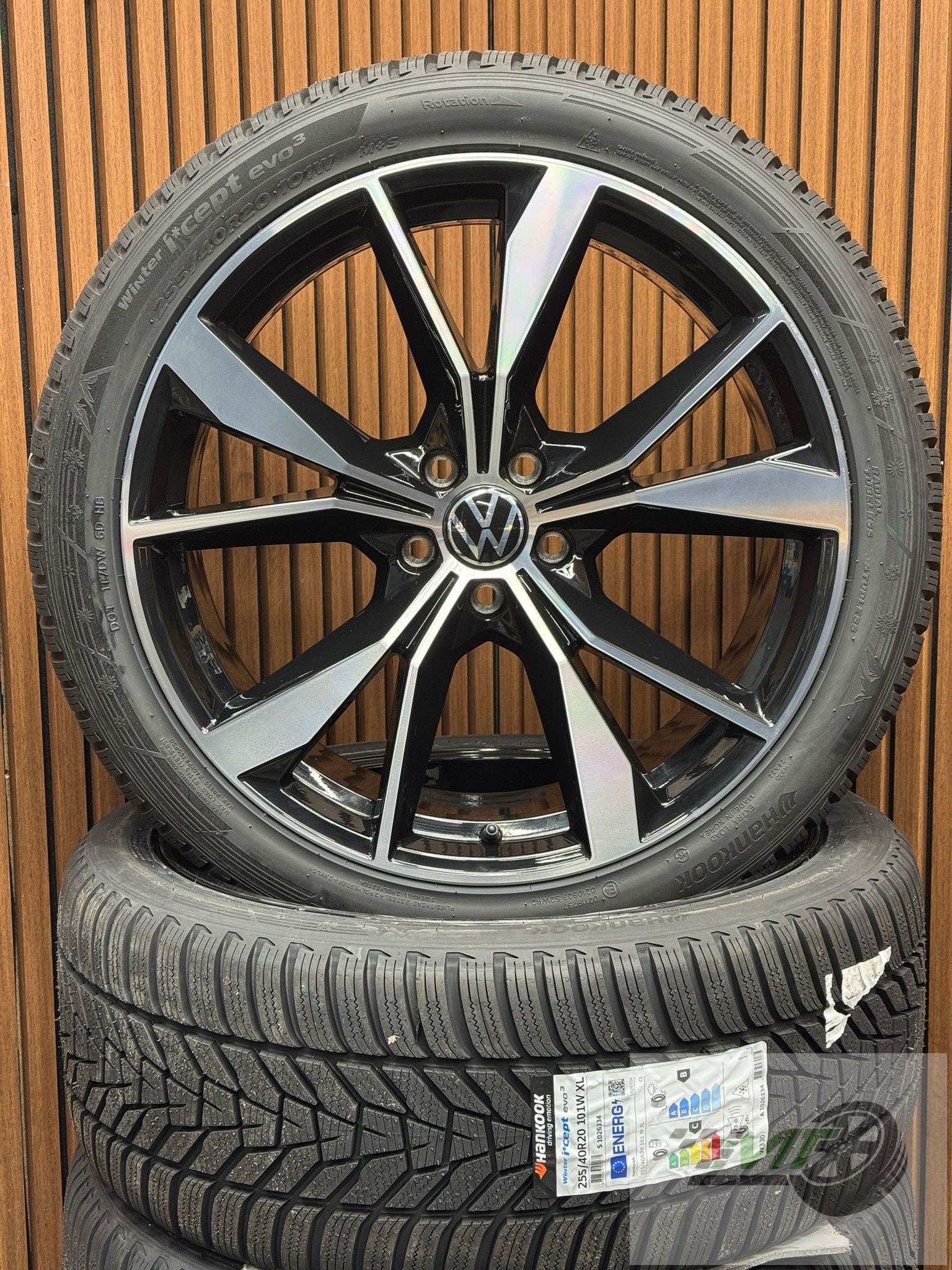 ️20" Vw Tiguan Tayron MISANO WINTER york leeds NEW BTW OEM, Autos : Pièces & Accessoires, Neuf, Pneus et Jantes, Pneus hiver, 255 mm