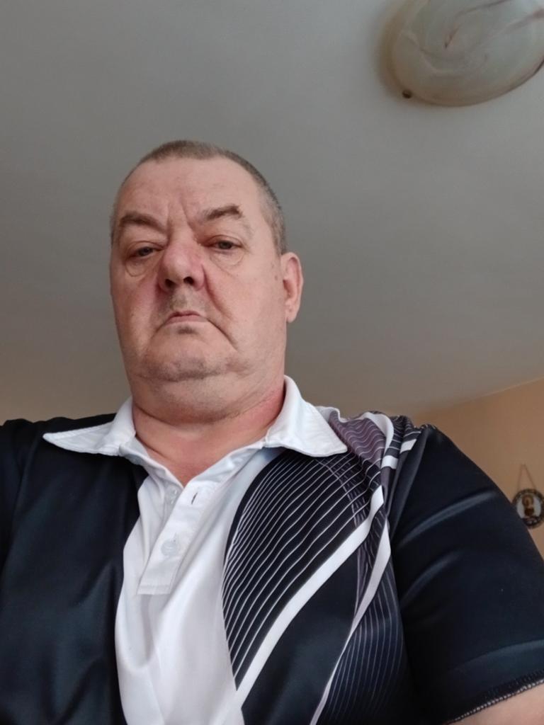 Man 56 j zoek dame, Contacten en Berichten