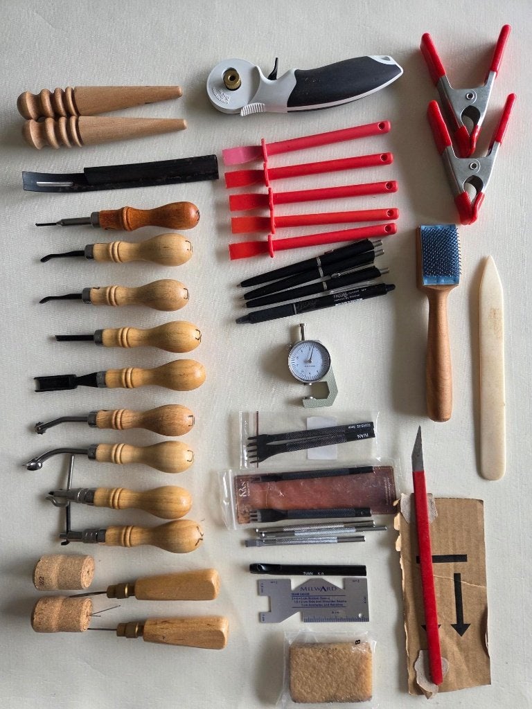Lederbewerking - set gereedschap, Enlèvement, Comme neuf