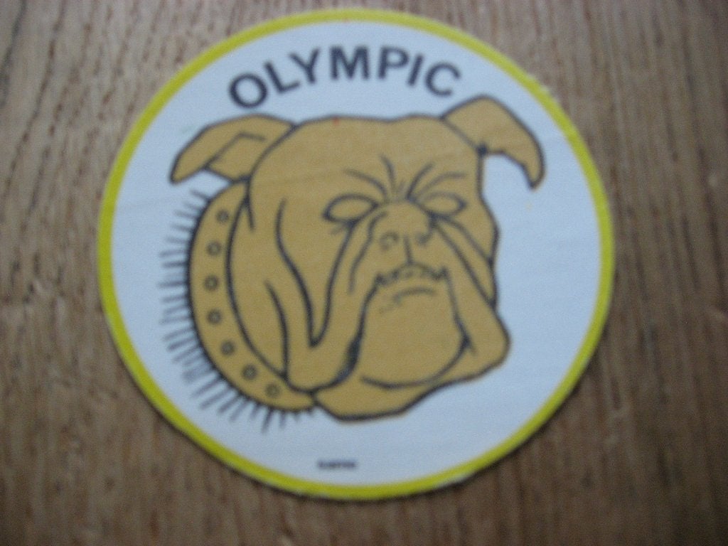 Sticker Embleem Satijn Olympic 75-76 Voetbal Samo 7 cm, Ophalen of Verzenden, Nieuw, Sport