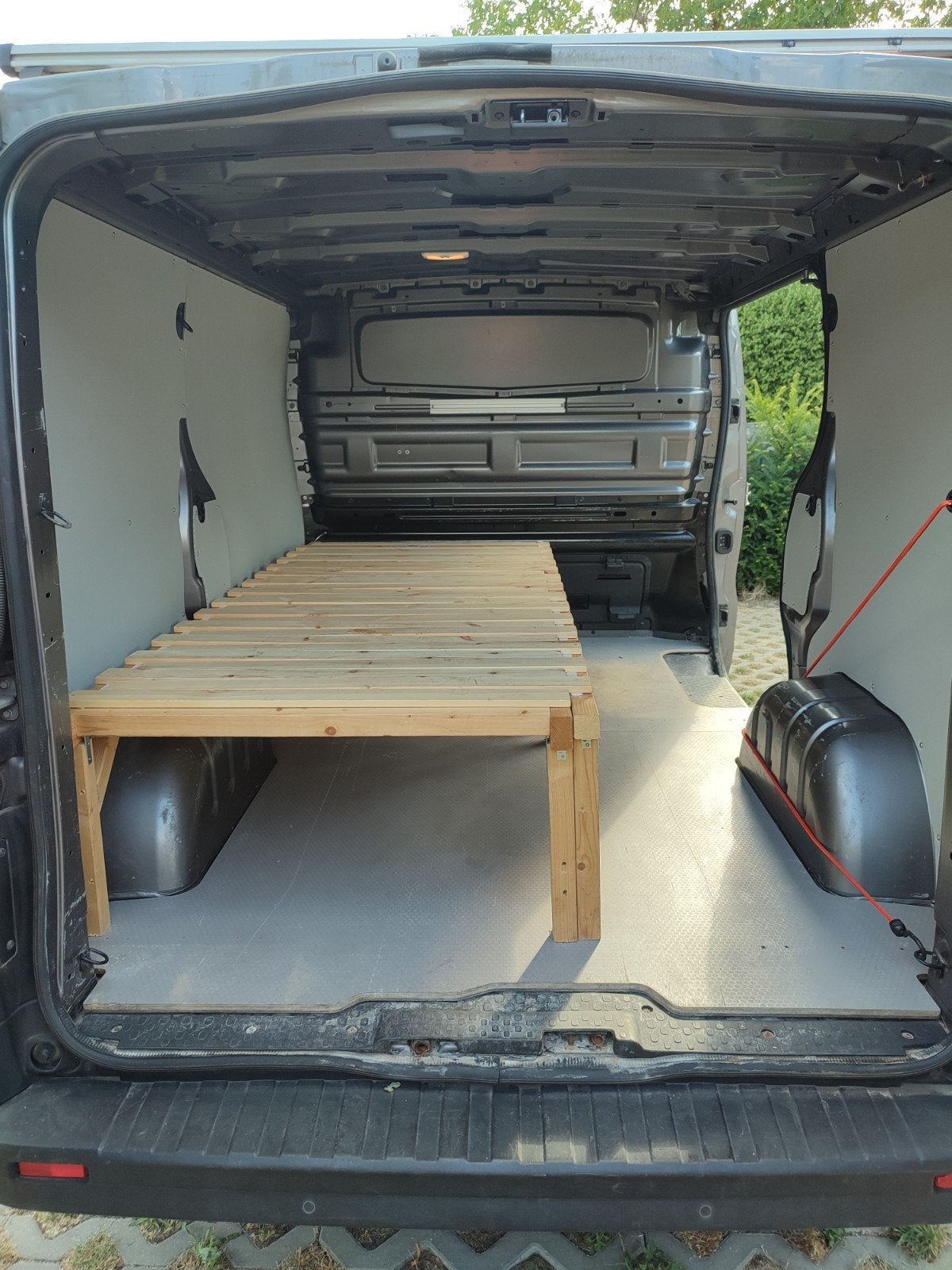 Uitschuifbaar bed camper campervan bestelwagen kampeerbus, Ophalen, Gebruikt