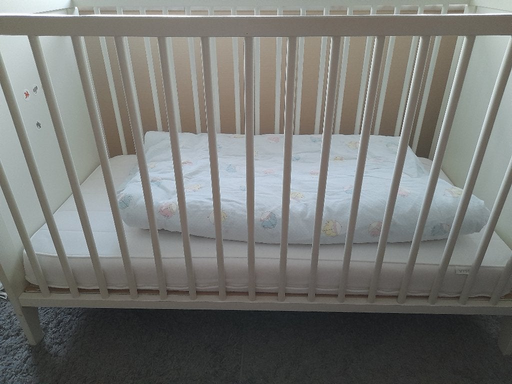 babybed, Kinderen en Baby's, Ophalen, 70 tot 85 cm, Zo goed als nieuw, Minder dan 140 cm