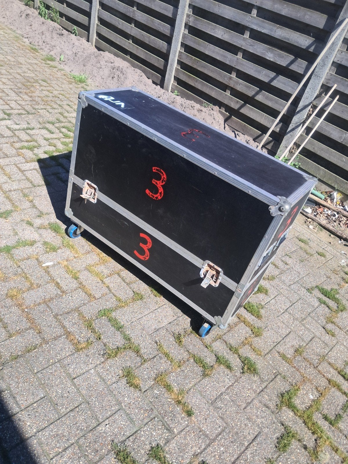Flightcase, Ophalen