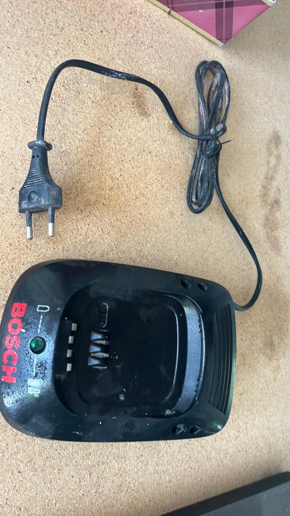 Batterij oplader bosch AL2215 cv, Enlèvement, Utilisé