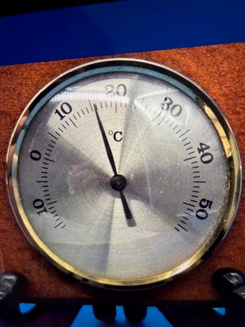 ZOEK analoge thermometer, Audio, Tv en Foto, Weerstations en Barometers, Ophalen, Zo goed als nieuw