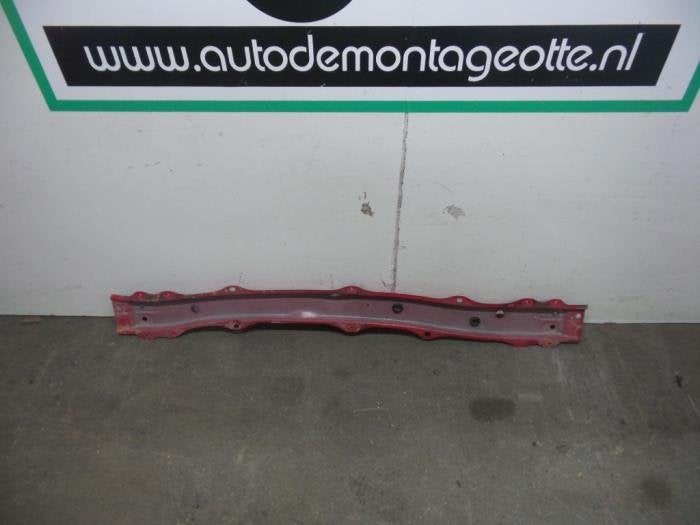 Barre radiateur d'un Peugeot 107 (107 05-), Autos : Pièces & Accessoires, Carrosserie & Tôlerie, -, 3 mois de garantie, Utilisé