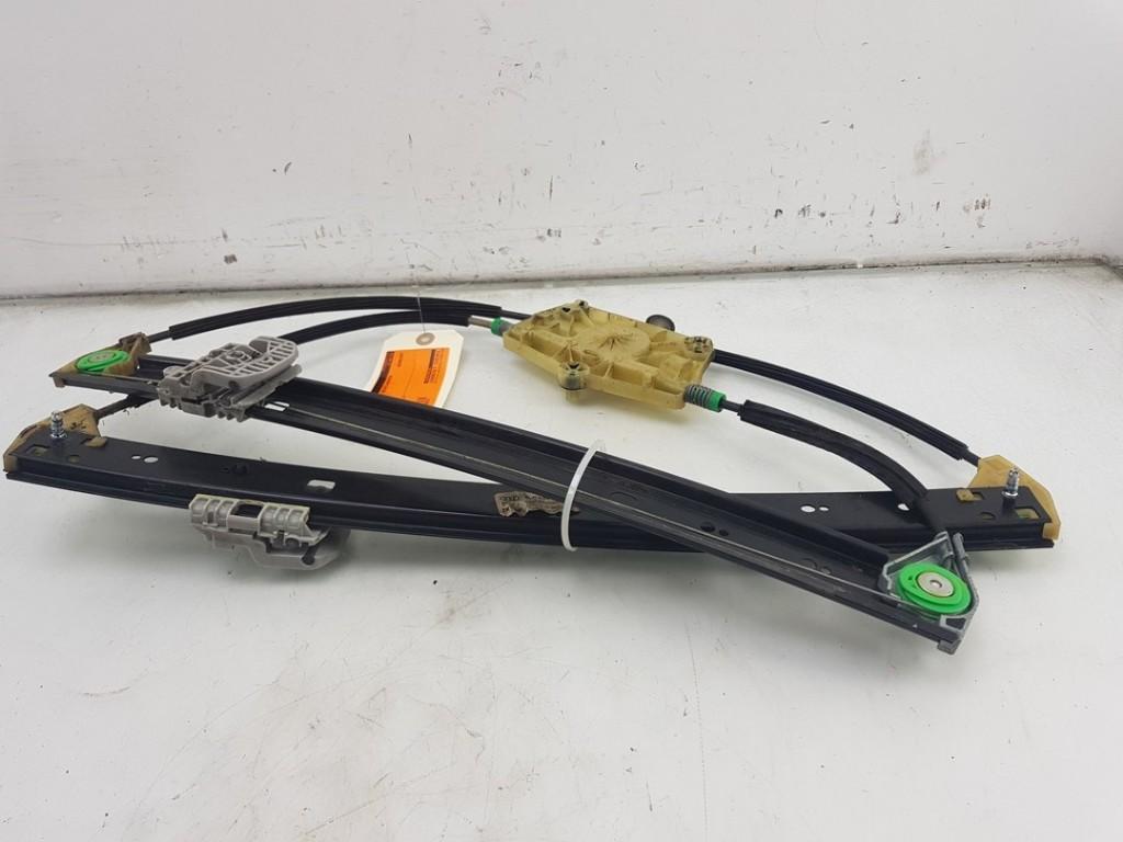 RAAMMECHANIEK RECHTS ACHTER Audi Q7 (4LB) (01-2005/08-2015), Gebruikt, Brose SE, Audi, Info@brose.com