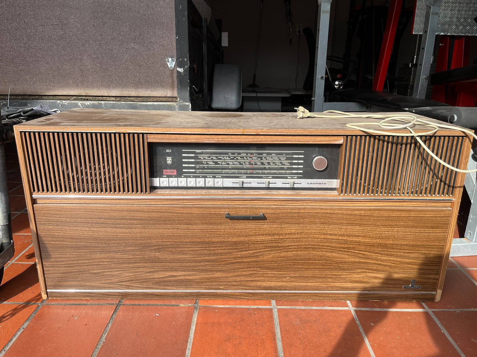 Grundig Stereo Konzertscrank Mandello 8, Enlèvement, Utilisé