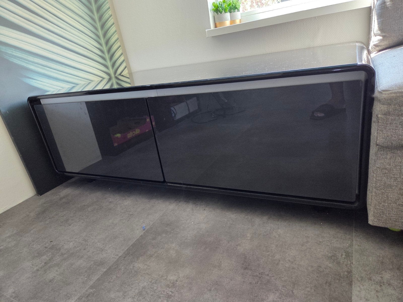 Smart coffe table with fridge, led, sound, wireless charger., Enlèvement